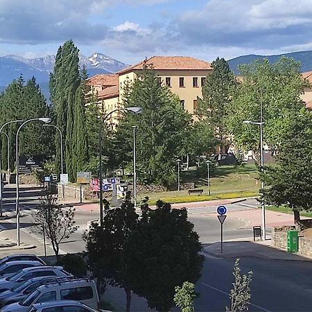 Apartamento O Mon Sabiñánigo Zewnętrze zdjęcie