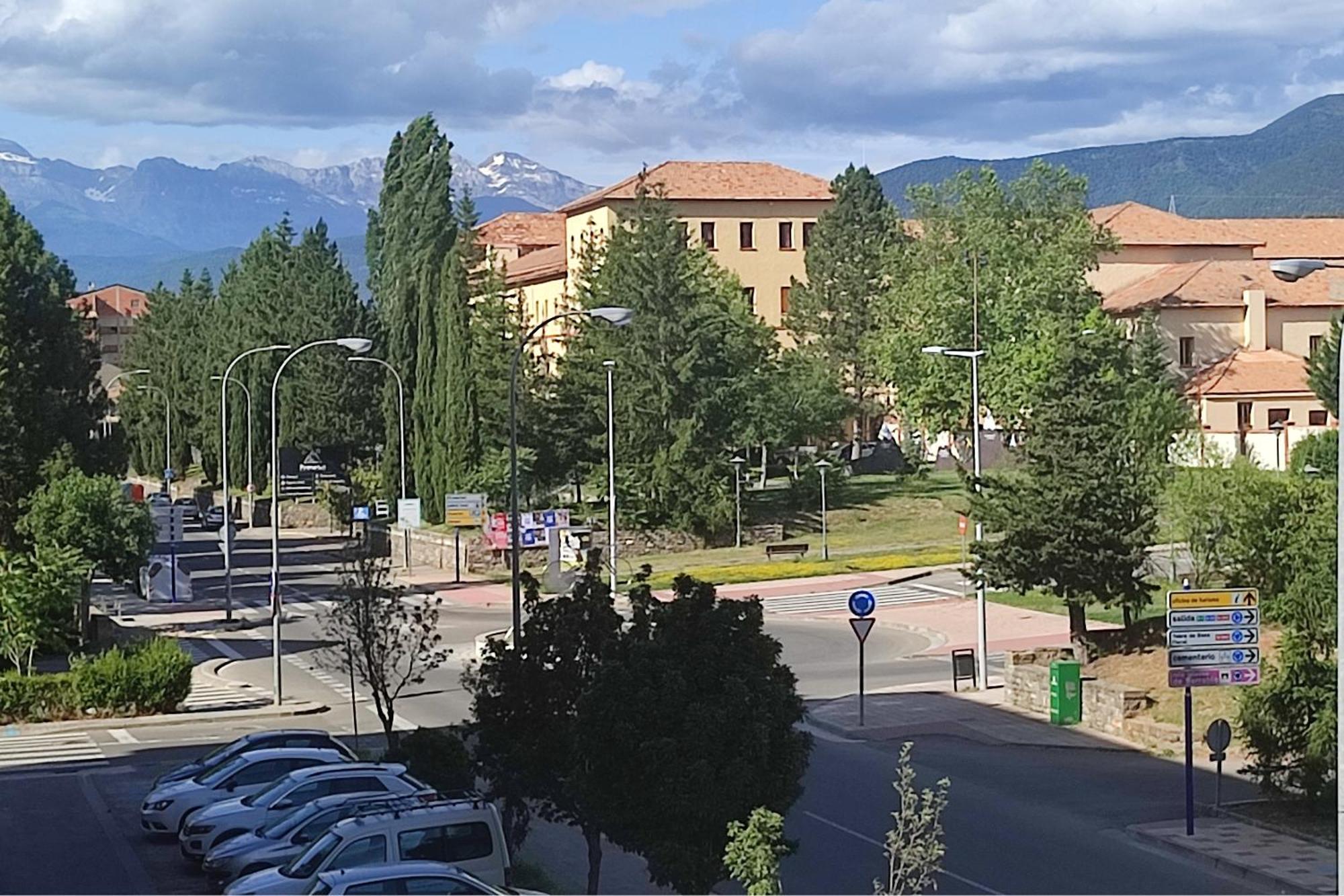 Apartamento O Mon Sabiñánigo Zewnętrze zdjęcie